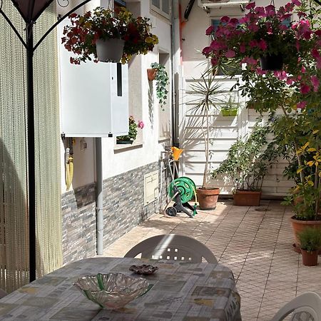 Casa Ninetta Apartamento Riposto Exterior foto