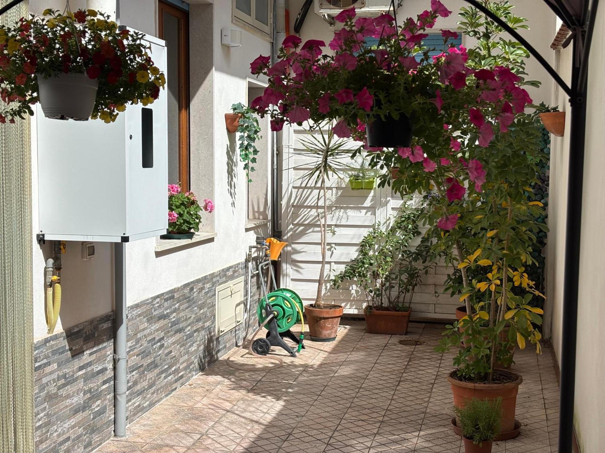 Casa Ninetta Apartamento Riposto Exterior foto